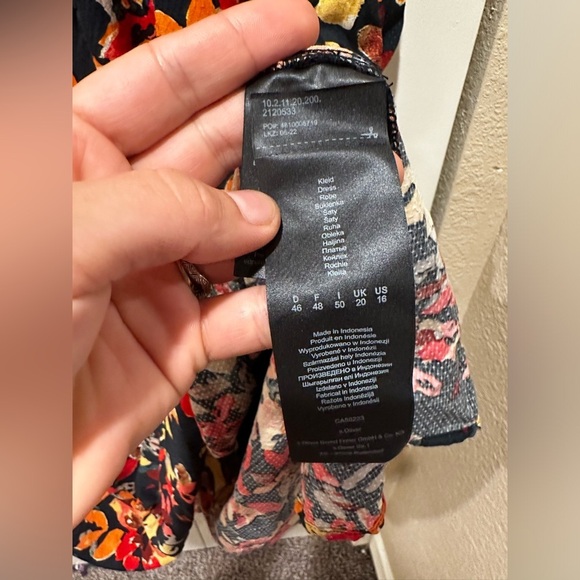 s.Oliver Patterned Dress With Flounce Sustainable , size 16 - Picture 3 of 15